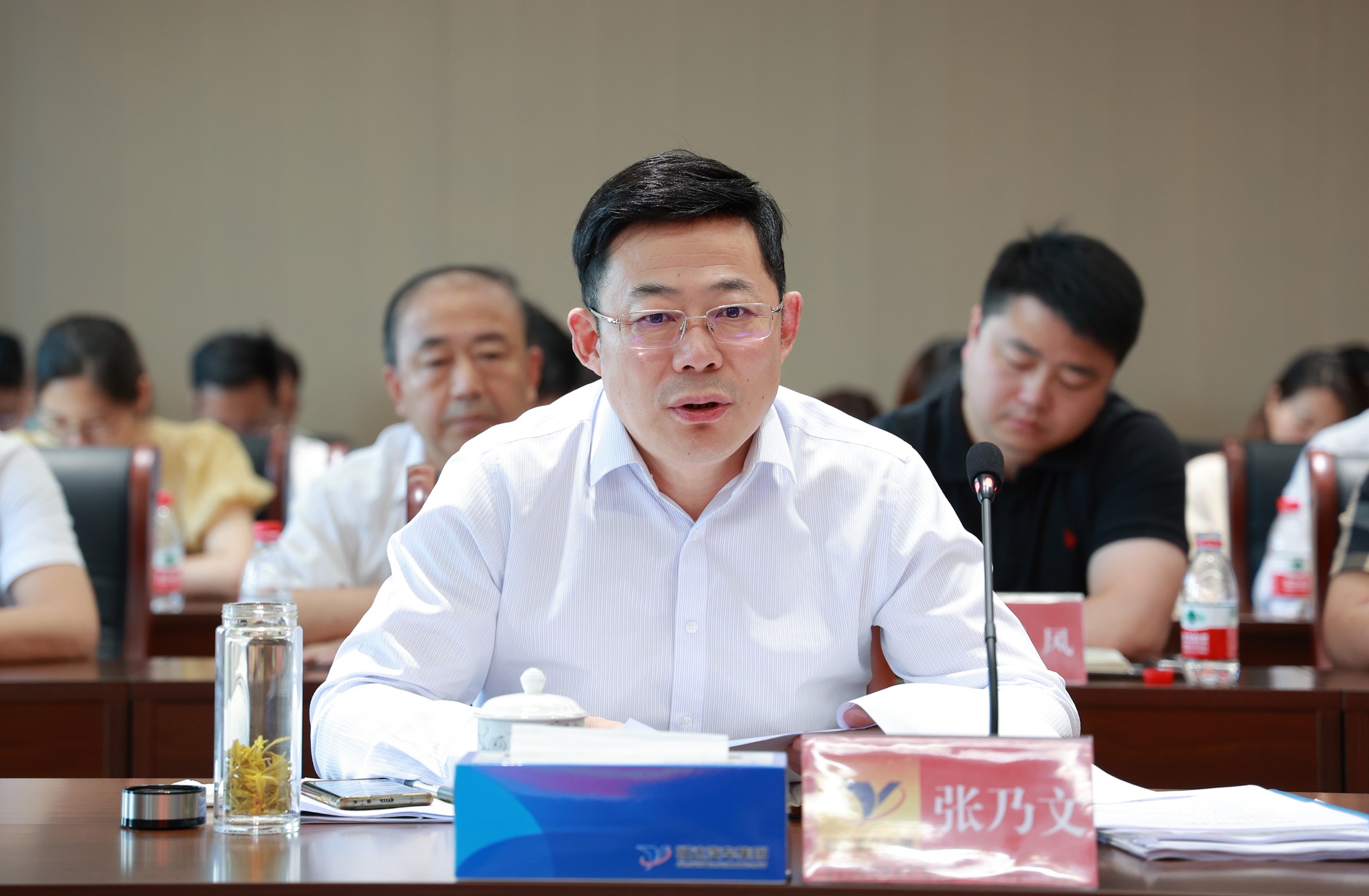 20220722204247_rqwho7j6pb 20220722 汽车集团年中工作会议2_眸目压缩.jpg