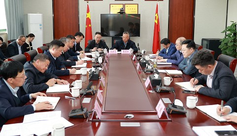 张乃文调研w66.com专用车公司1_眸目压缩.jpg