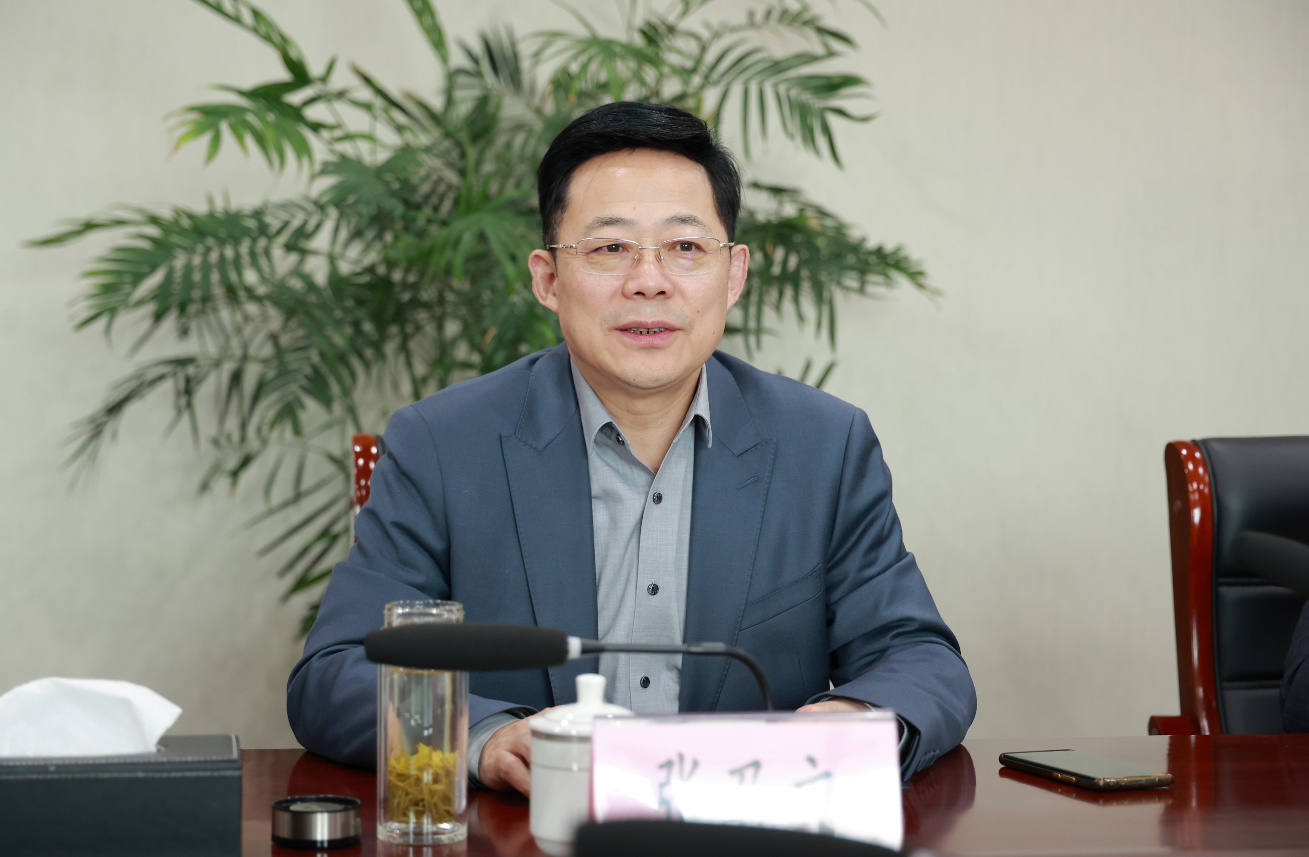张乃文调研w66.com专用车公司2_眸目压缩.jpg