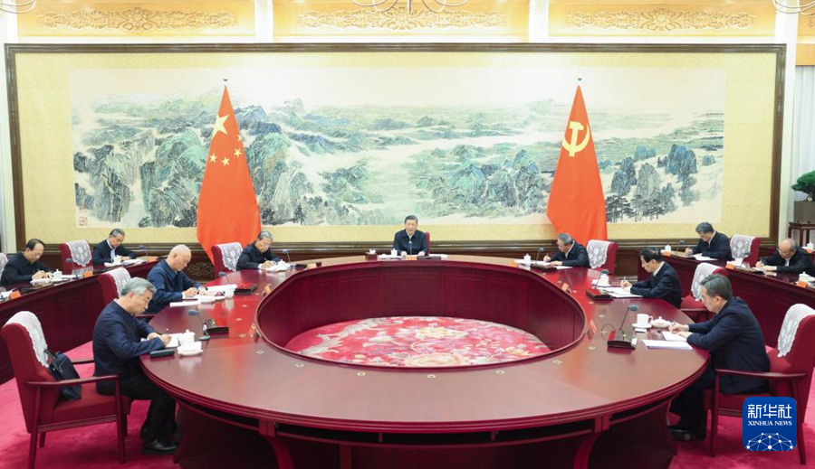 ??12月26日至27日，，，中共中央政治局召开民主生涯会，，，中共中央总书记习近平主持会议并颁发重要讲话。